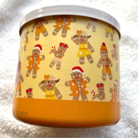 NWT Bath & Body Works 3-Wick Scented Candle โ Merry Cookie ๐ช๐ - Picture 5 of 8